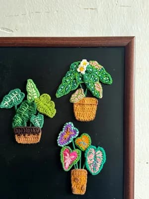 Begonia Potted-Plant Fridge Magnet — free crochet pattern