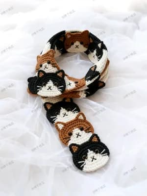 Cat Face Medallion — view 2