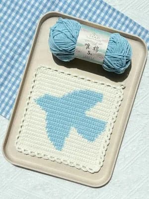 Flying-Bird Pixel Coaster — free crochet pattern