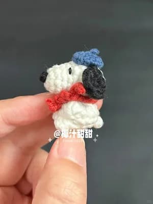 Gummy Snoopy — free crochet pattern
