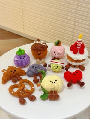 Jellycat-Style Charm Set — free crochet pattern