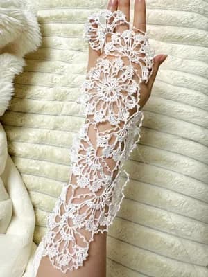 Lace Bridal Veil — view 3