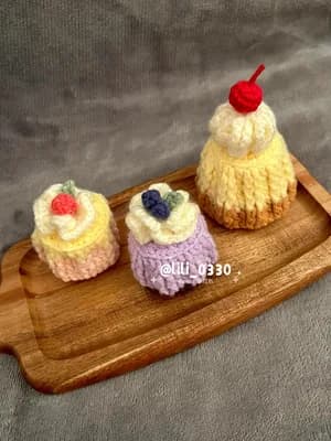 Mini Cake and Tart Charms — view 9