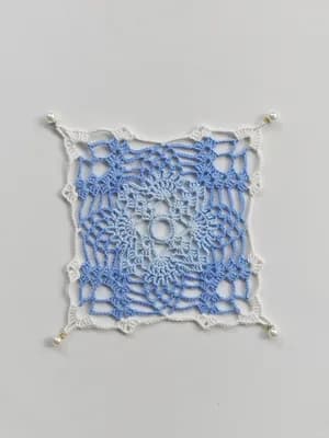 Pineapple Lace Square Motif (~15cm) — view 2