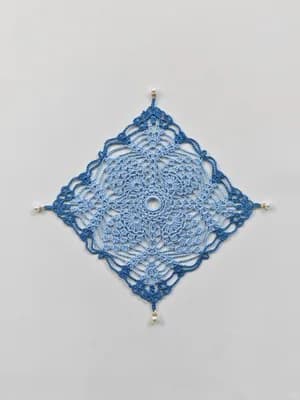 Pineapple Lace Square Motif (~20cm) — view 3