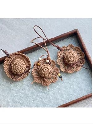 Raffia Mini Hat Charms — free crochet pattern