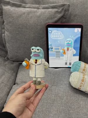 Researcher Fish — free crochet pattern