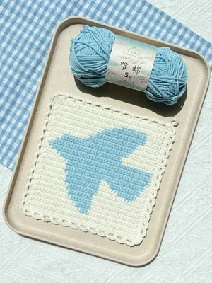 Flying-Bird Pixel Coaster — free crochet pattern