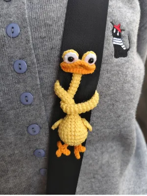 Long-Neck Yellow Duck — free crochet pattern