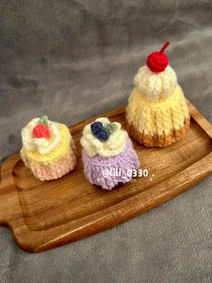 Mini Cake and Tart Charms — view 9