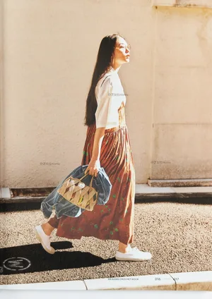 Woven Raffia Handbag (Hinata Akiko) — view 3